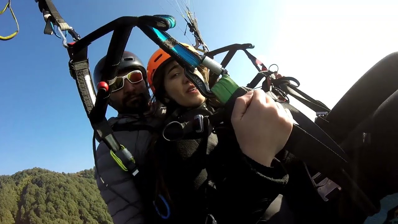 Funny paragliding in Bir India #viralvideo #paragliding #trending ##travel #subscribe #adventure