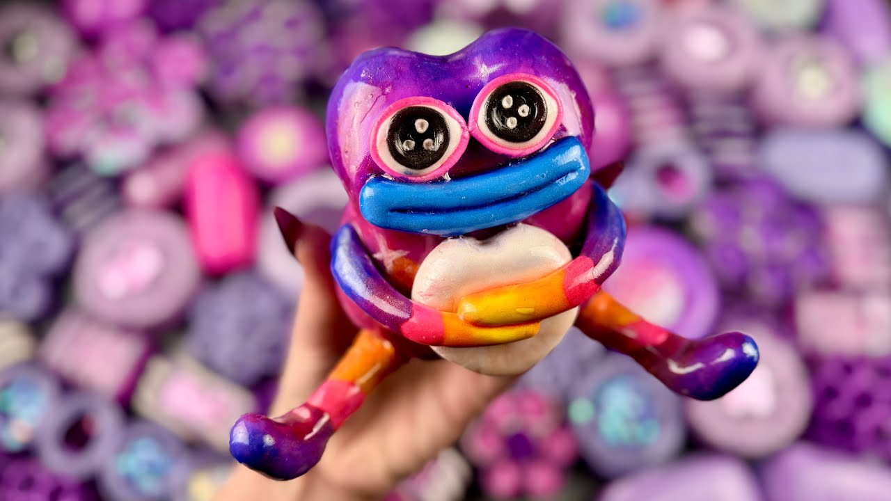 She crushed Pepe 🐸 ASMR Crushing soap boxes | Peeling off the film | Clay cracking