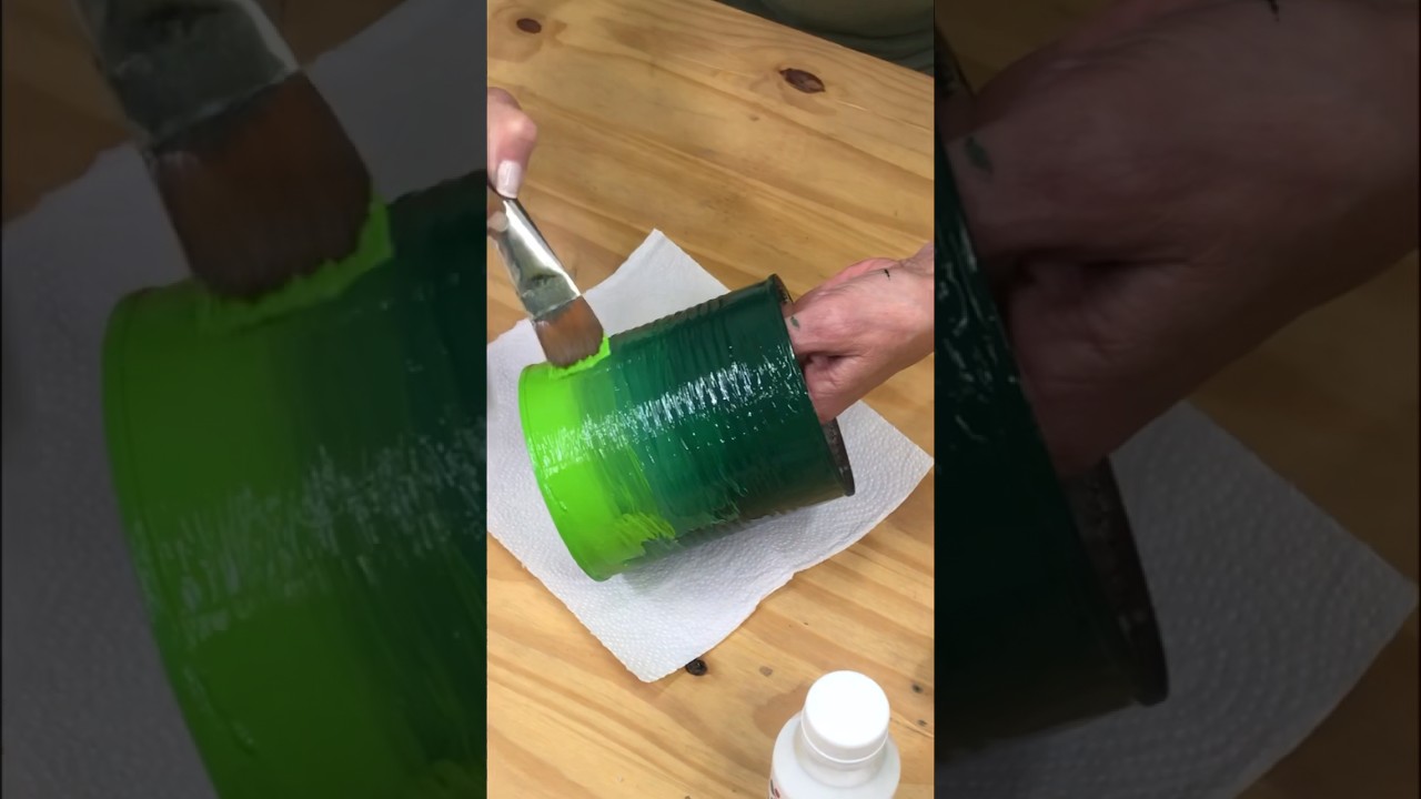 #latasdecoradas #diy #reciclar #herminiadevoto #pinturaseterna #lidiagonzalezvarela #manosalaobratv