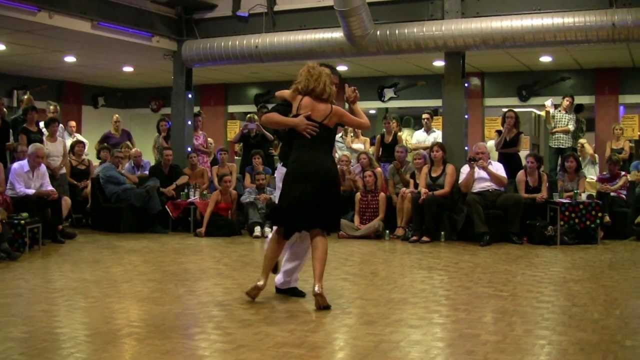 Carlitos et Noelia sur le tango Pocas Palabras