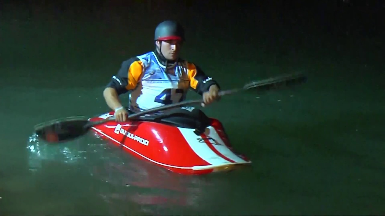 Quim Fontané, campeón del mundo  K1 de kayak freestyle en Argentina