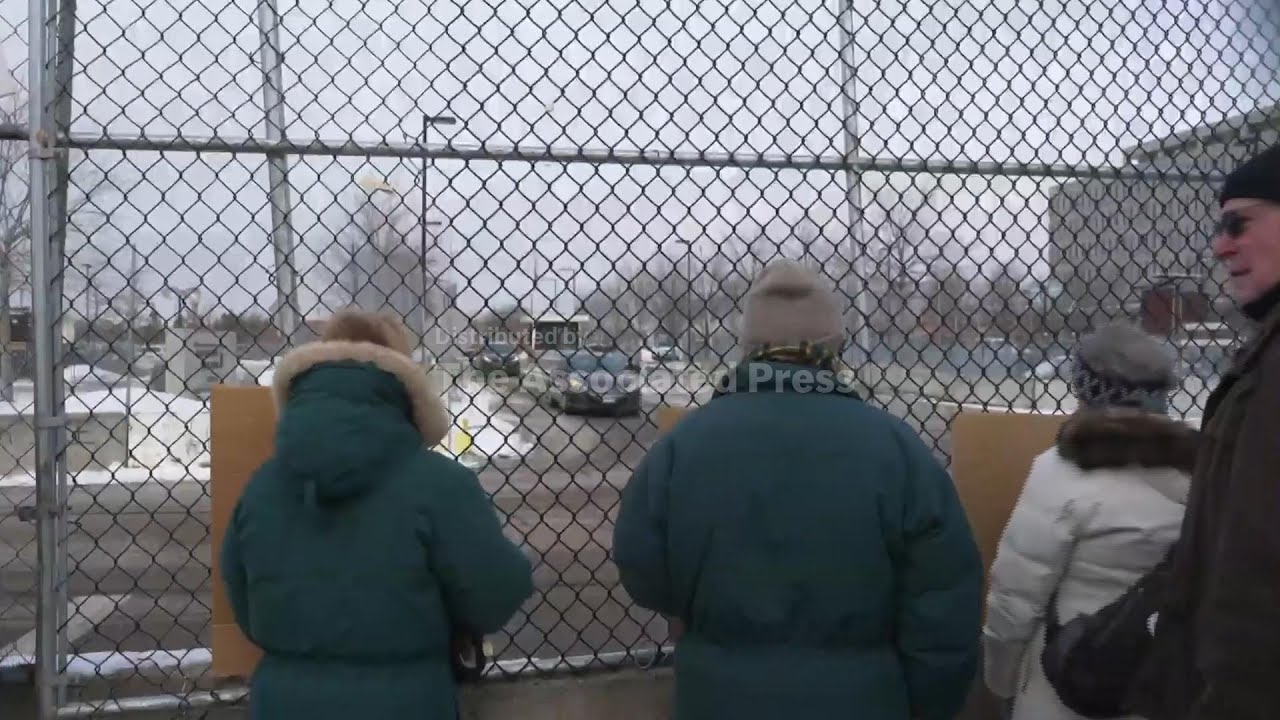Residents react to drawdown of 700 immigration officers from Minnesota