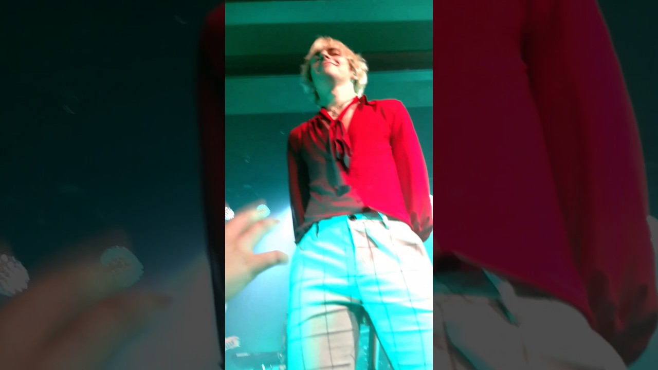 R5 Shake Your Feet ft New beat fund