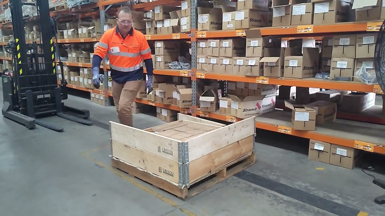 Improve efficiency with Pallet Collars on a standard rackable pallet | UBEECO&trade; Packaging Solutions