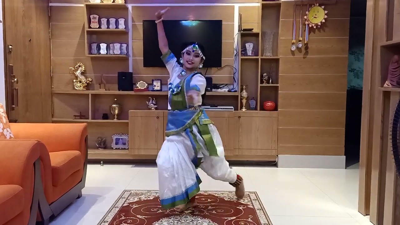 srabonero gogonero gay | Dance covered by Nijhum |
