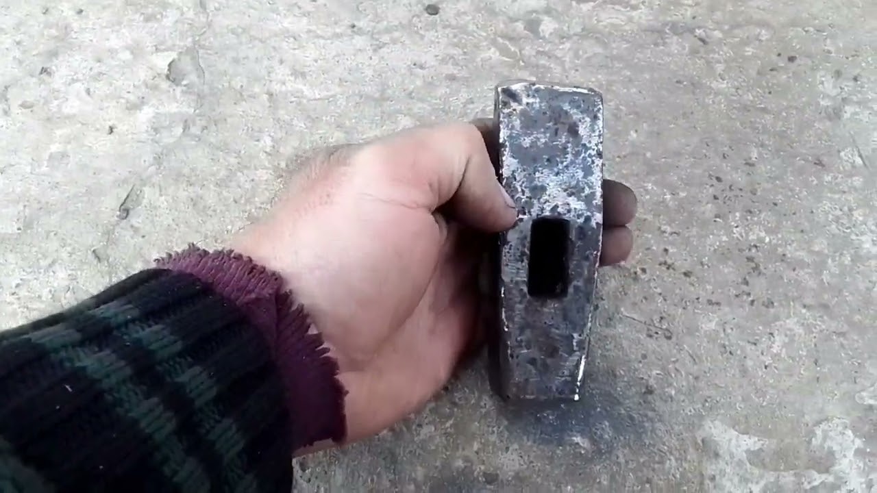 Молоток з шмурдяка