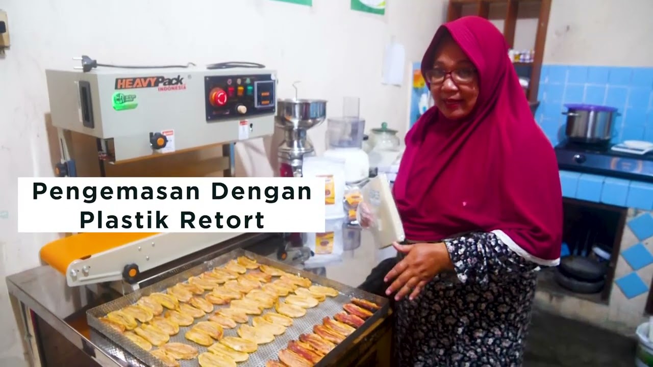 PRAKTEK MEMBUAT SALE PISANG DENGAN TEKNIK RETORT HIBAH DESA BINAAN 2025 UNIVERSITAS BOYOLALI