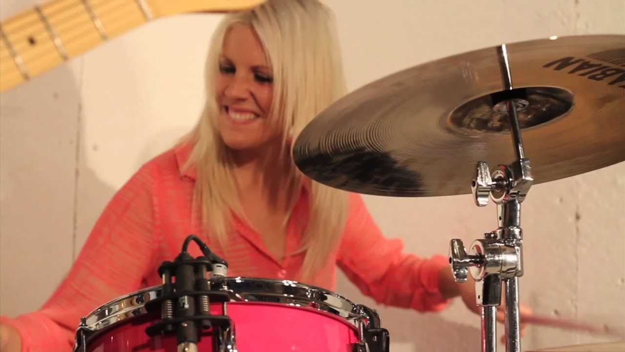 Give A Little More - Maroon 5 - Cover performed by Trio F.É.E. feat. Karine Ste-Marie