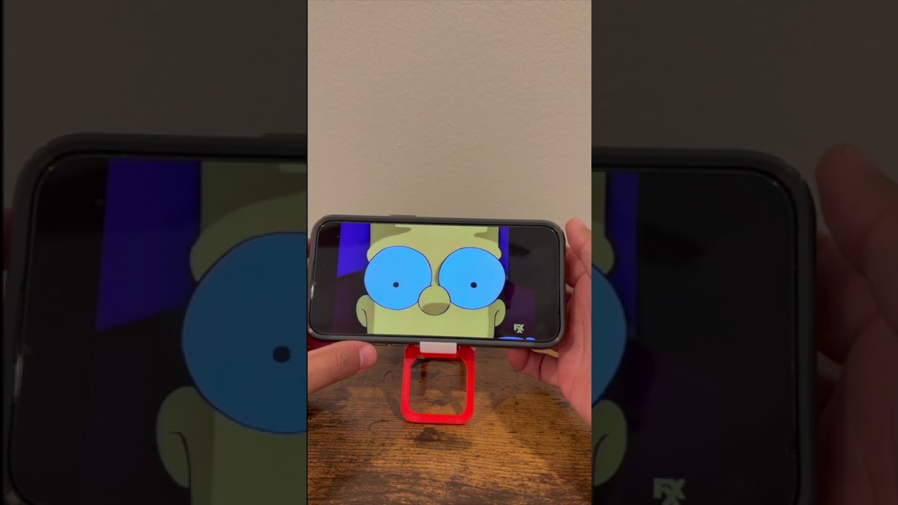 Day 18 of Finding Useful Prints: This 3D Print Lets Me Watch My Phone Anywhere