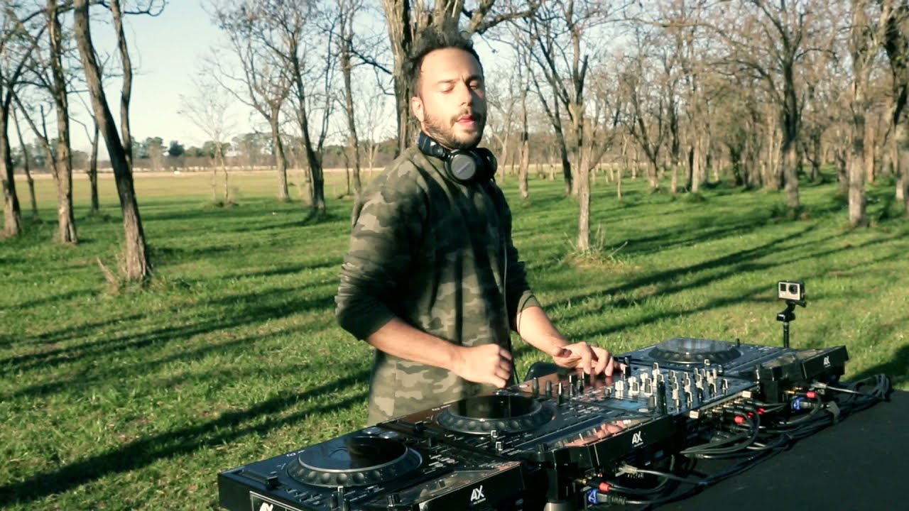 The Soundgarden pres Nicolas Rada Live Into the Woods II