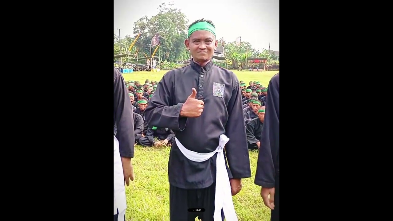 GAK SALAH LIHAT !! BULE IKUT PSHT?
