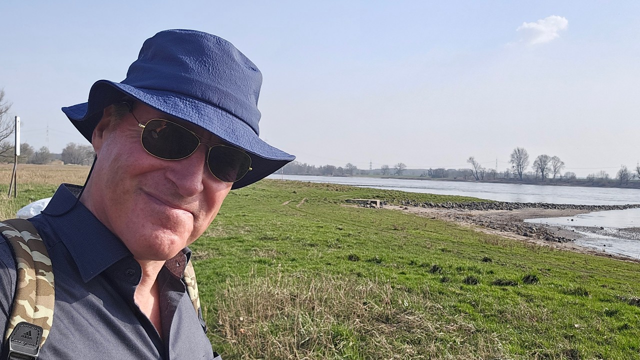 Wanderung bei Düsseldorf/Urdenbach am Rhein März 2026. Entdecke die Rheinaue und den schönen Rhein.