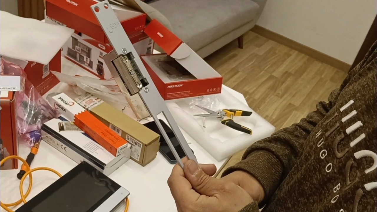 طريقة توصيل كالون الباب COM, NO, بانتركم هيك فيجن  من شاشة الانتركم؟ 611sتوصيل وبرمجة