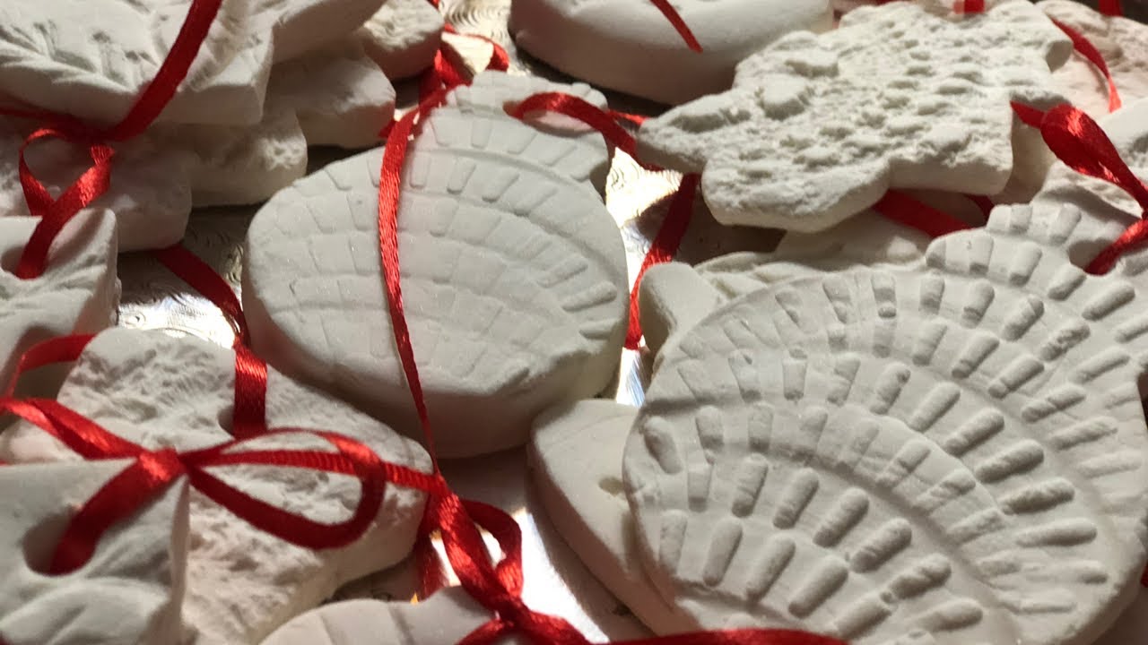 Christmas Farmhouse Ornaments DIY - Cornstarch and Baking Soda