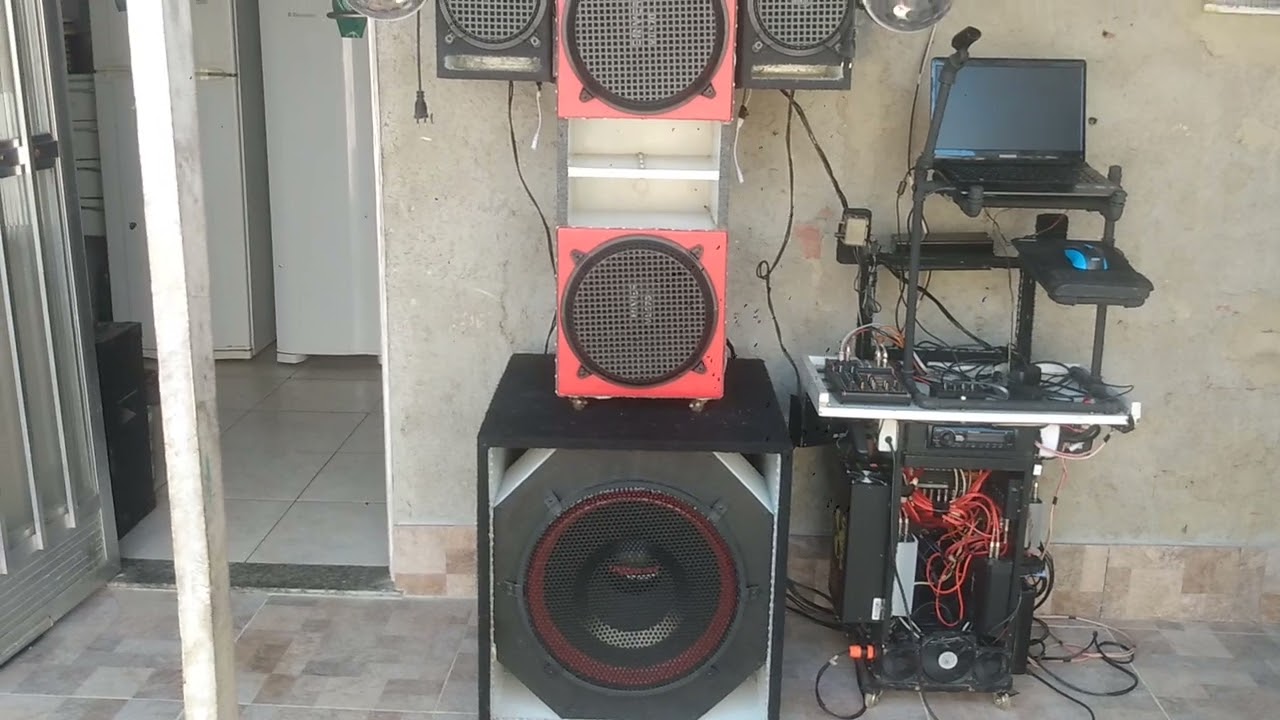 o grave está muito forte unigauss 1200rms