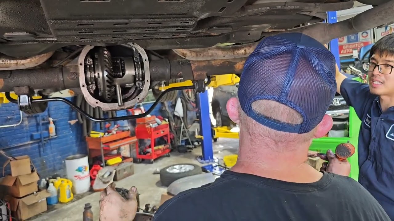2004 Panther Duragrip LSD In a Lincoln Town Car - 8.8 - 28 Spline to a 31 Spline - Tips Tricks