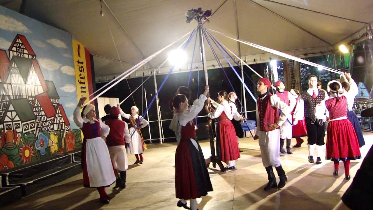 Bandertanz - Bauernfest 2011
