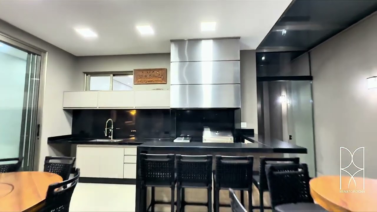 Casa alto padrão l Elevador l 6 vagas l 3 suítes l Área gourmet l Piscina 