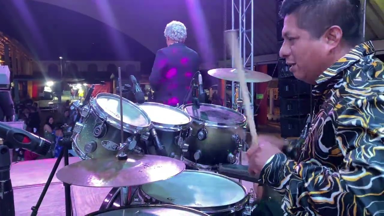 BATERISTA DE GRUPO AMIGO DE OLUTA VER ( EL CHILILLO)