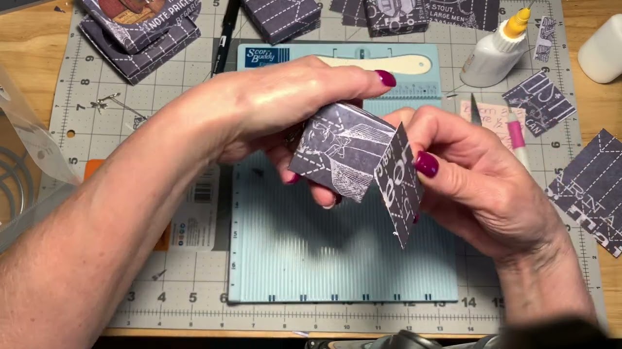 Craft With Me; Let&rsquo;s Make a Specimen Box @NiktheBooksmith  @DashofDave1 @TracieFoxCreative