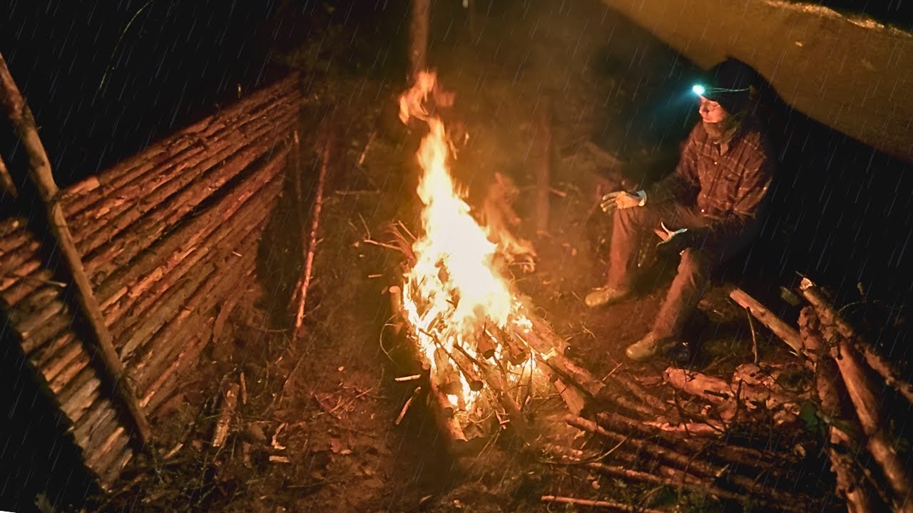 Rainy Night WITHOUT a Sleeping Bag | Lapland Catch & Cook