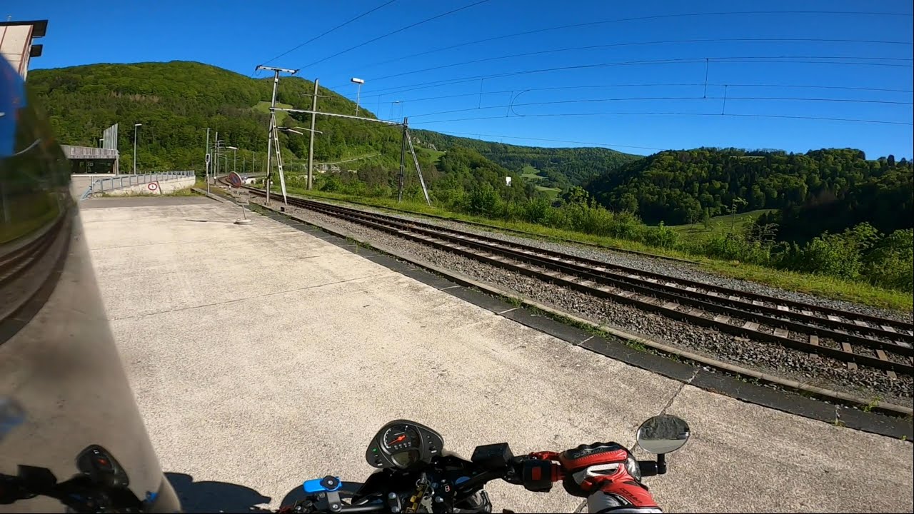 Weiter gehts zum Bahnhof von Saint Ursanne
