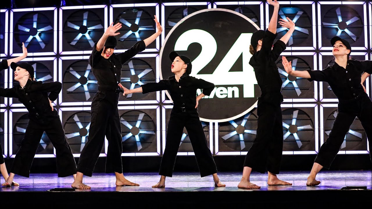 The Rock Center For Dance - Pump Up The Jam
