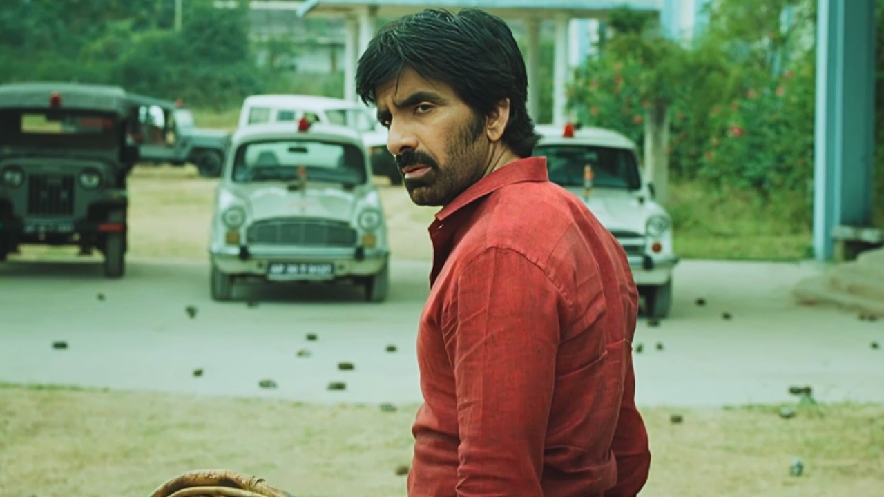 दिमाग से सनकी और थोड़ा क्रैक है ये पुलिसवाला 😎🔥 | Mass Maharaja Ravi Teja | Entry Scene