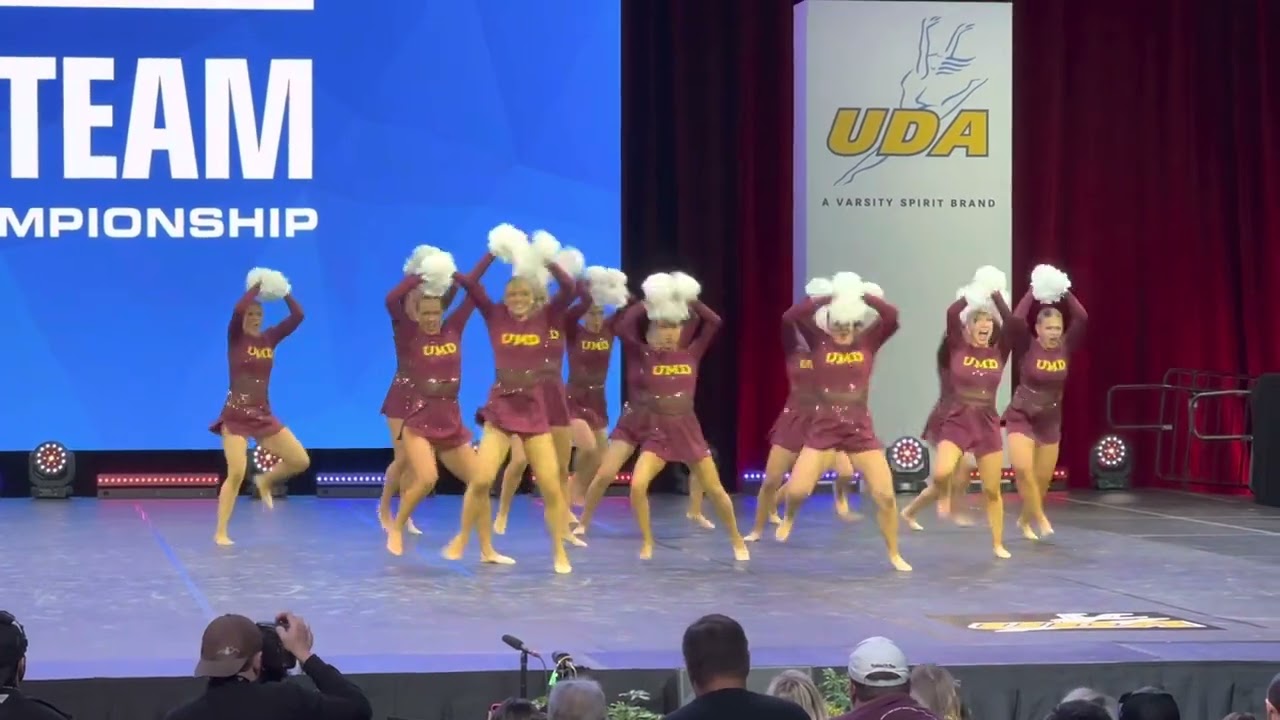 University of Minnesota Duluth Dance Team Pom 2023