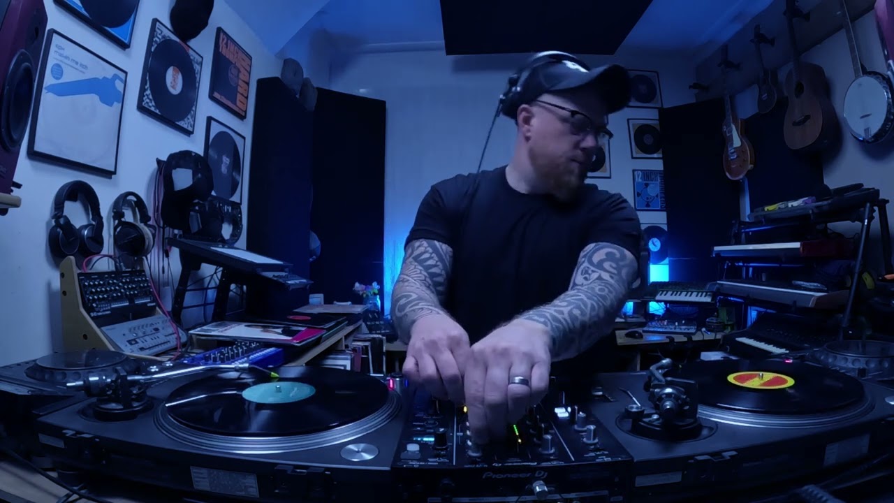 Volume 4 - All Vinyl Old Skool House Classics: Timeless Grooves of Our Generation🎧🔥
