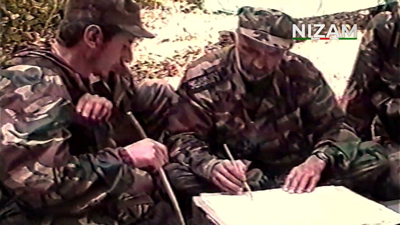 Как чеченцы планировали боевые операции. Командиры со своим лидером. Уважение законов войны.