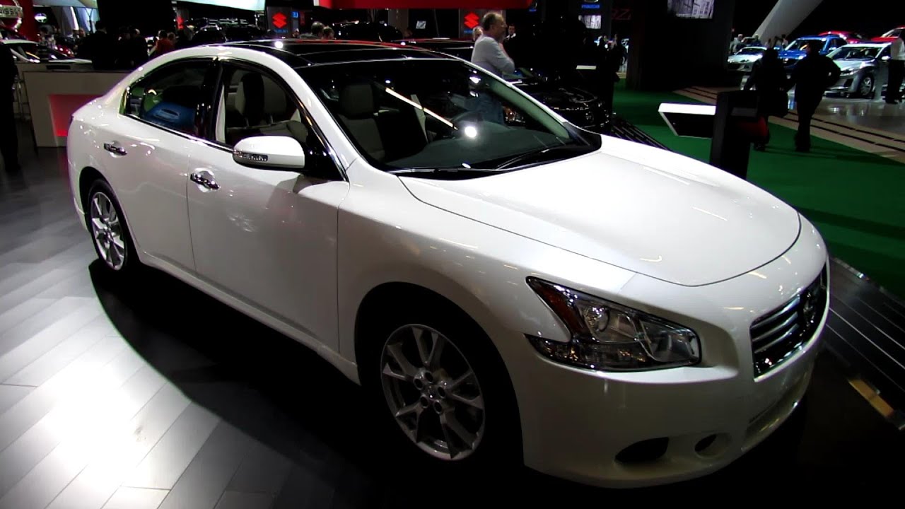 2013 Nissan Maxima 3,5 SV - Exterior and Interior Walkaround - 2013 Montreal Auto Show