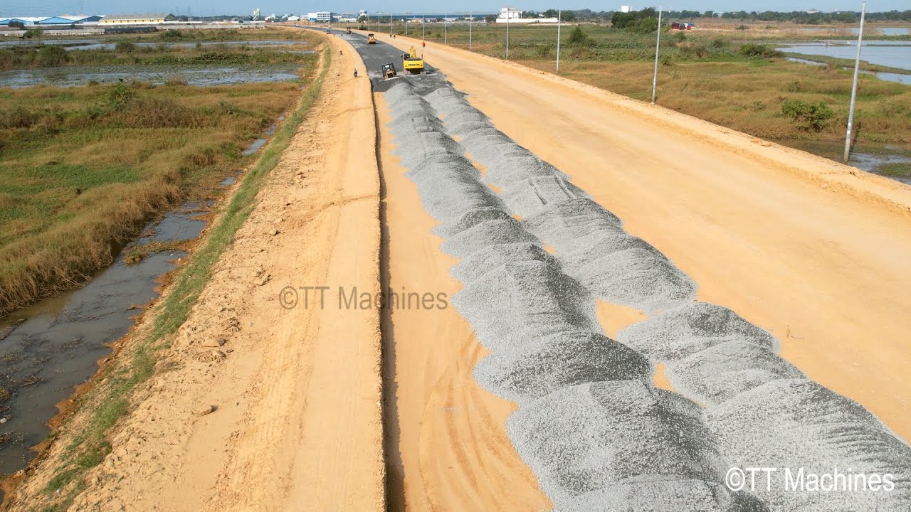 Super Power Skills Driver Building Foundation Ring Road Processing By Bulldozer Pushing Gravel