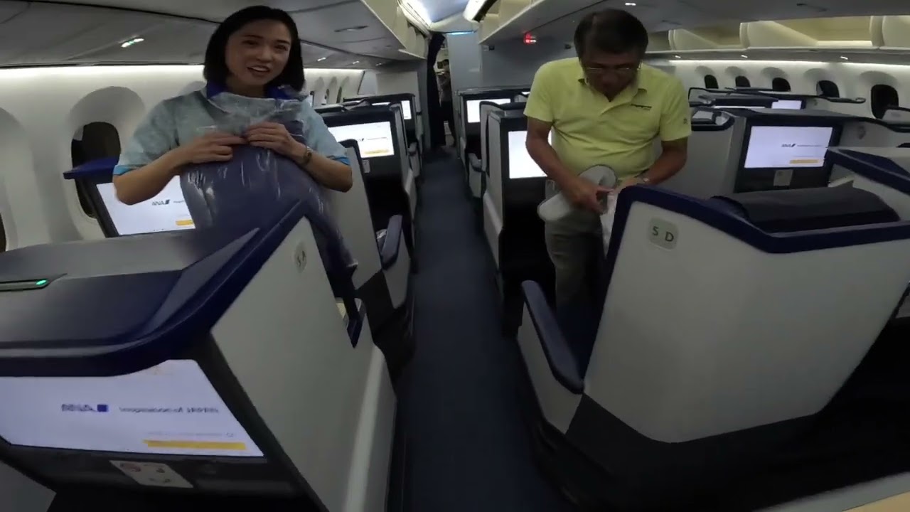交錯式排列全日空商務艙！一趟 $61,000的搭乘是什麼體驗？B787-9 CGK HND 餐點少到只能拍窗外景😂😂