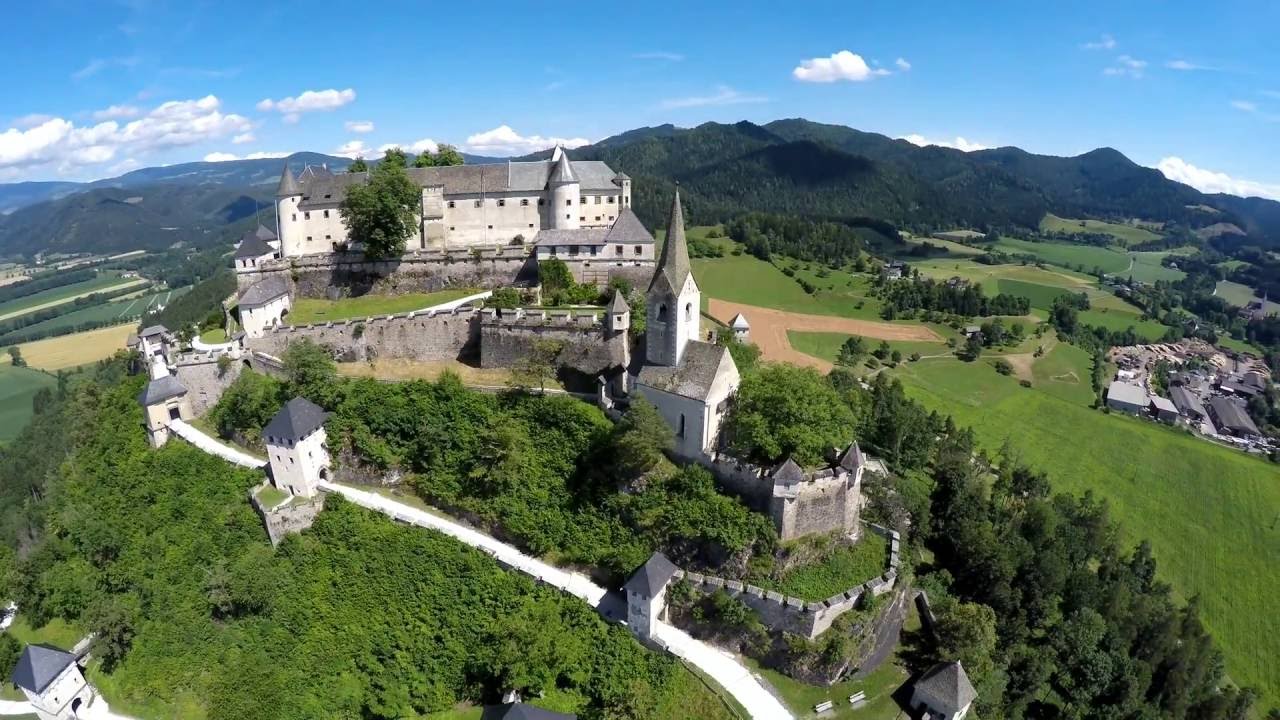 Drone vliegen naar de Kastelen en Burchten van Oostenrijk .