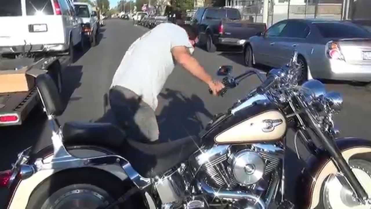 Охота на Harley, выпуск Fatboy 1998 года, посвященный 95-летию