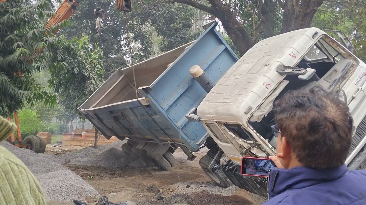 Live truck accident #accident #accidentnews #truck 