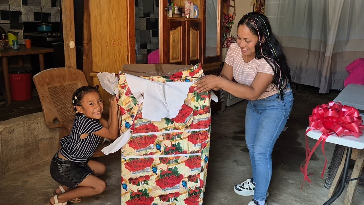 Elida y Adriana abren su regalo WAU que linda estufa 🥹👩‍❤️‍👩