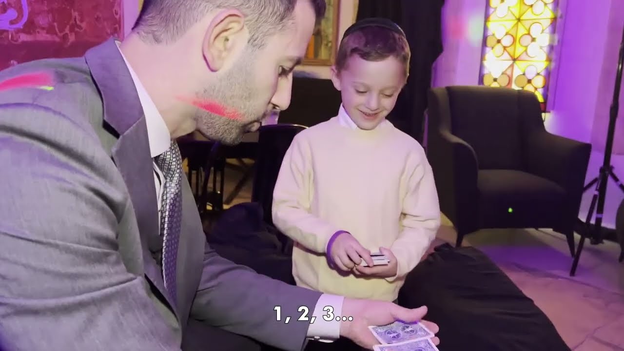 The World Famous Three Card trick - Homage to David Williamson