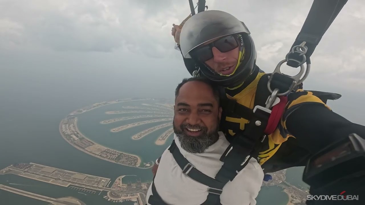 Pravin Skydiving @ Dubai - Palm Drop - 13000 Ft. 