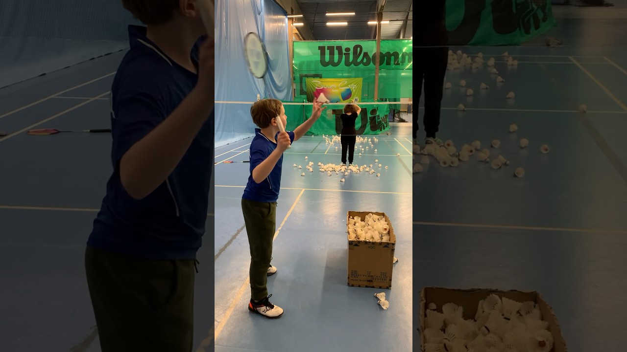 Badminton #throwback Trick Shot #badminton #badmintontrickshot