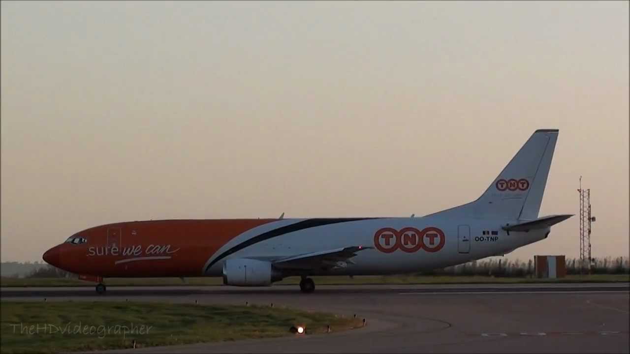 TNT Airways &bull; Boeing 737-45D &bull; OO-TNP