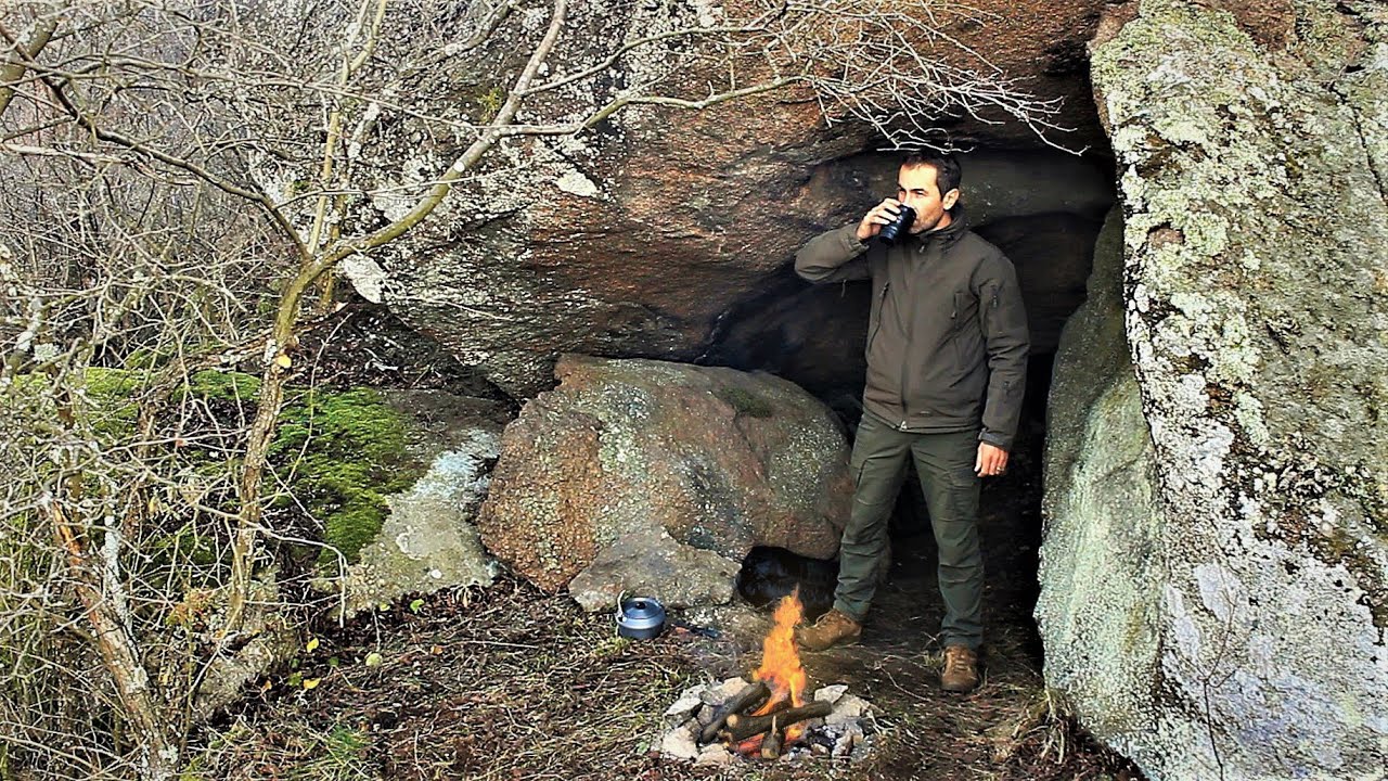 Survival in the Canyon, Bushcraft Camp, Charcoal Water Filter, Stone Underfloor Heating