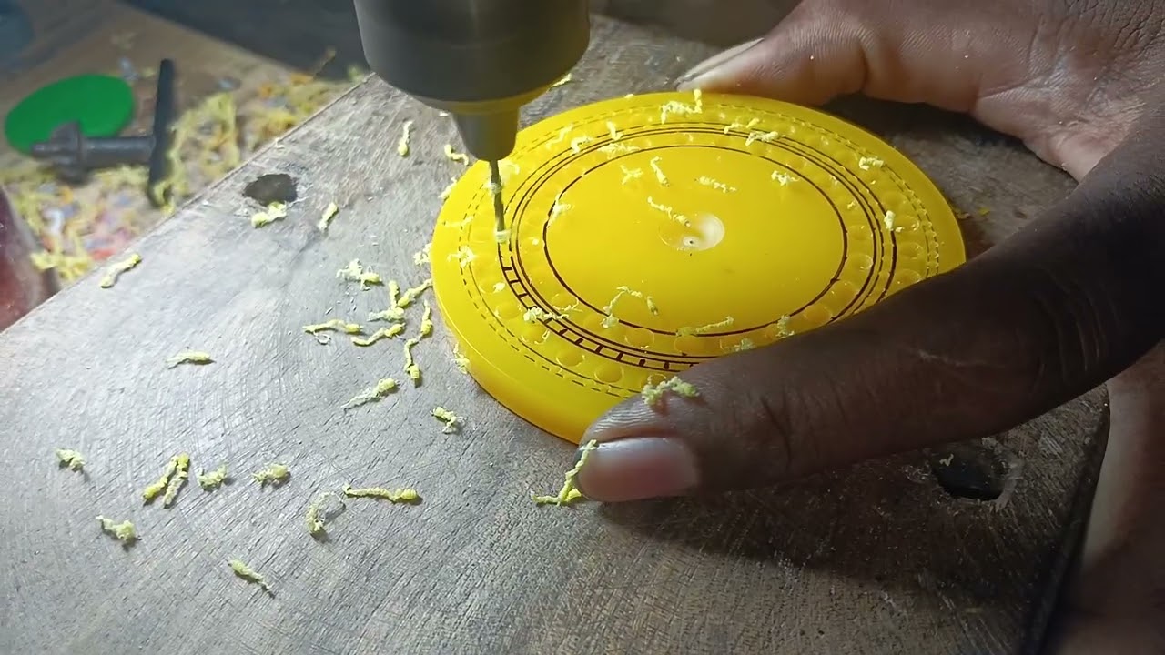 কেরামের স্ট্রাইকারের ডিজাইন 