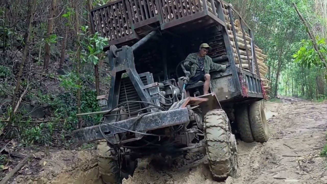Modified vehicles in the highlands of Dak Lak province wreak havoc on mountain roads during the rain