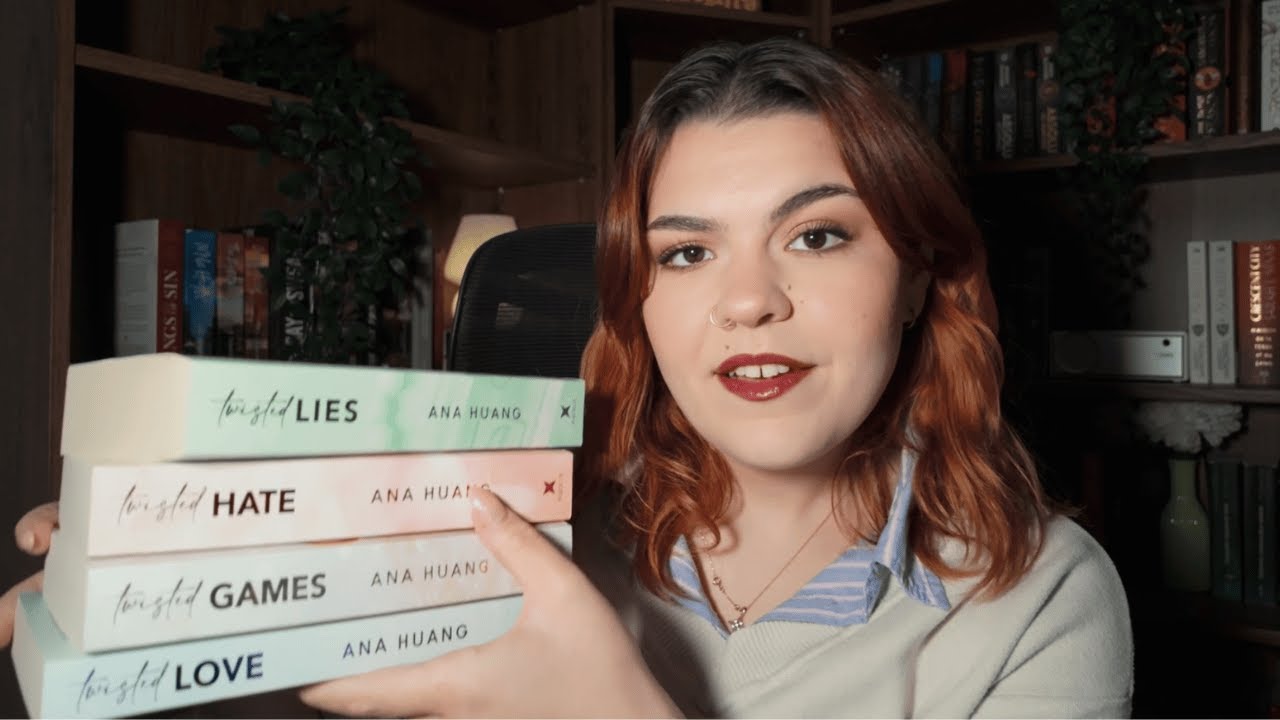 ASMR Roleplay | Une bibliothécaire te conseille pour Noël 🕰️🏛️🏹