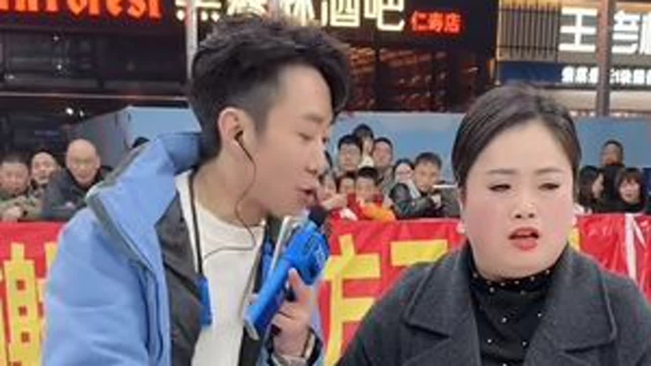 从内江坐班车过来找浩子摸宝，中了2个狗屎运，浩子给美女包车回去