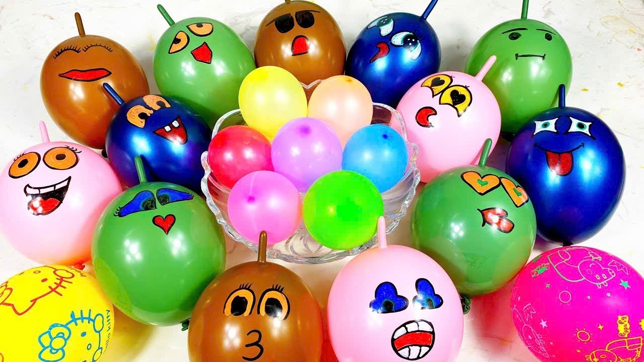 Making slime with funny balloons.lage slim, ballonger, bobler,Lag slim med f&oslash;lelsesballonger