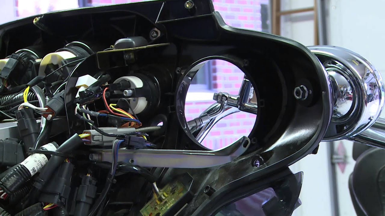 Installing Arc Audio Aftermarket Speakers in a 2006 Harley-Davidson Screamin' Eagle Ultra