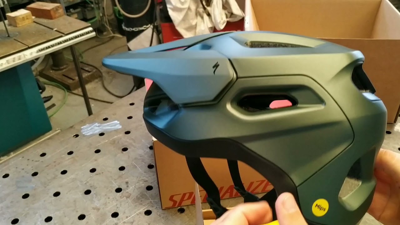 Specialized Tactic 4: casco mtb en detalle